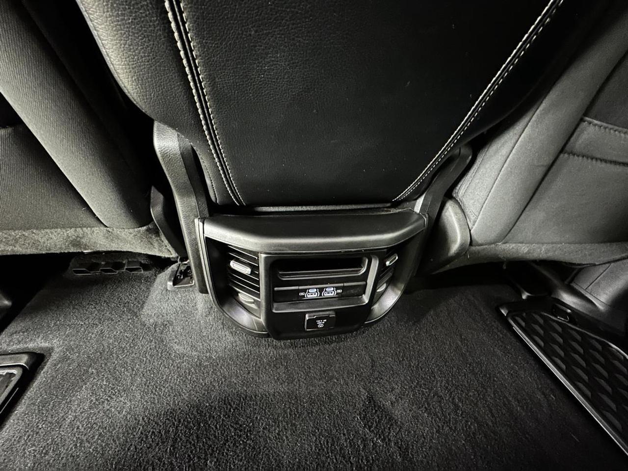 2025 RAM 1500 Big Horn BIG HORN/4WD/PENNSTAR/V6/CREW/PWR SEAT/NAVI/OFF LEASE! Photo