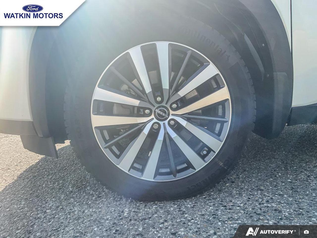 2022 Nissan Pathfinder Platinum Photo8