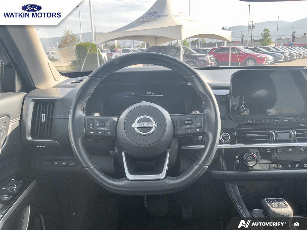2022 Nissan Pathfinder Platinum photo 17
