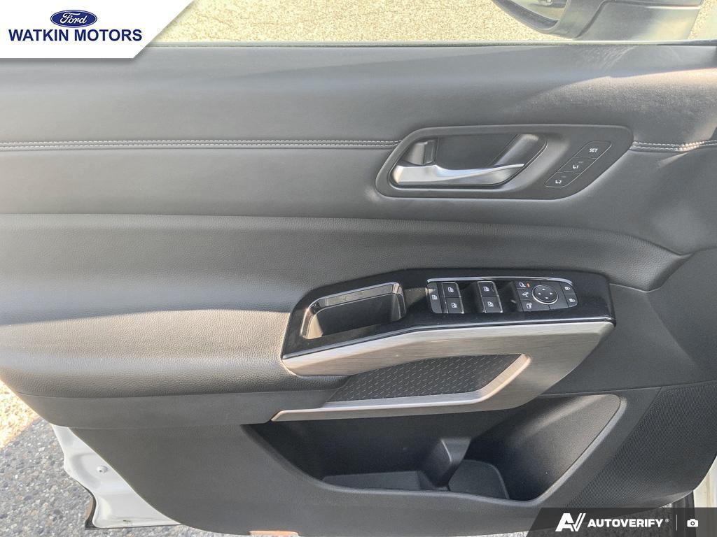 2022 Nissan Pathfinder Platinum photo 20
