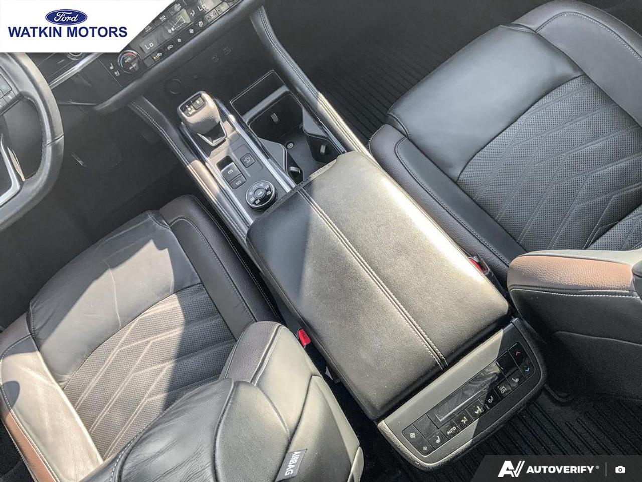 2022 Nissan Pathfinder Platinum Photo20