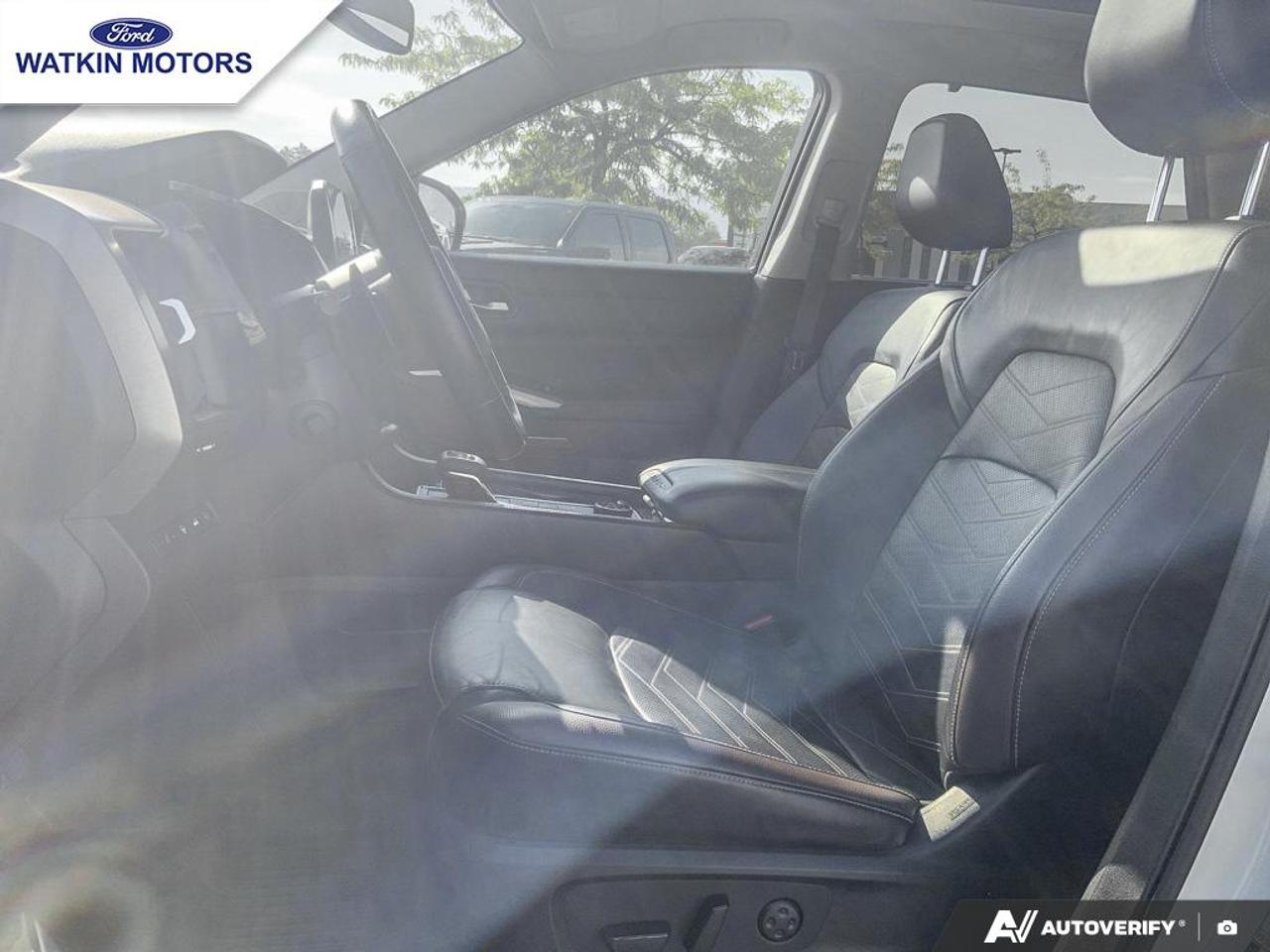 2022 Nissan Pathfinder Platinum Photo22