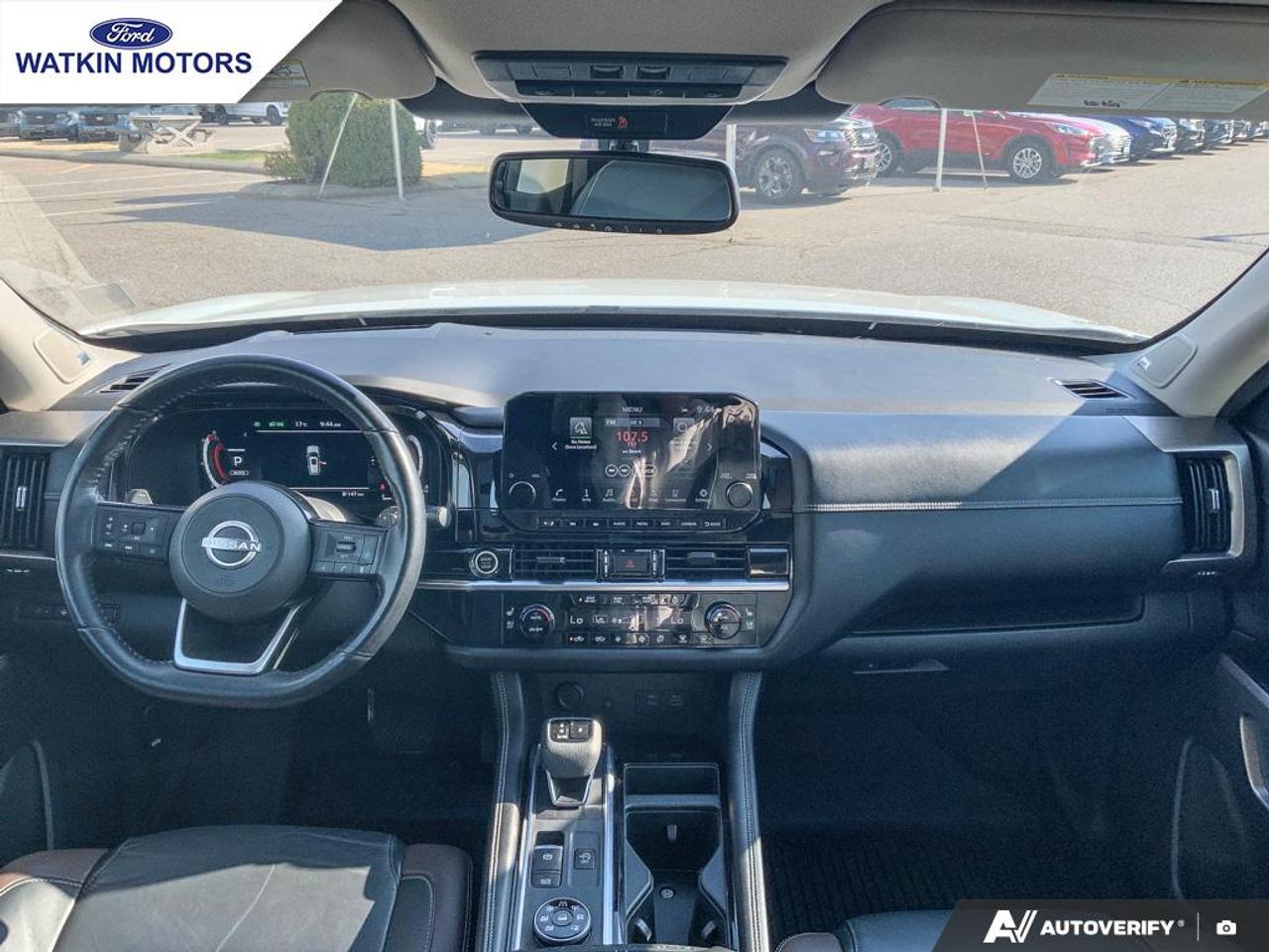 2022 Nissan Pathfinder Platinum Photo26