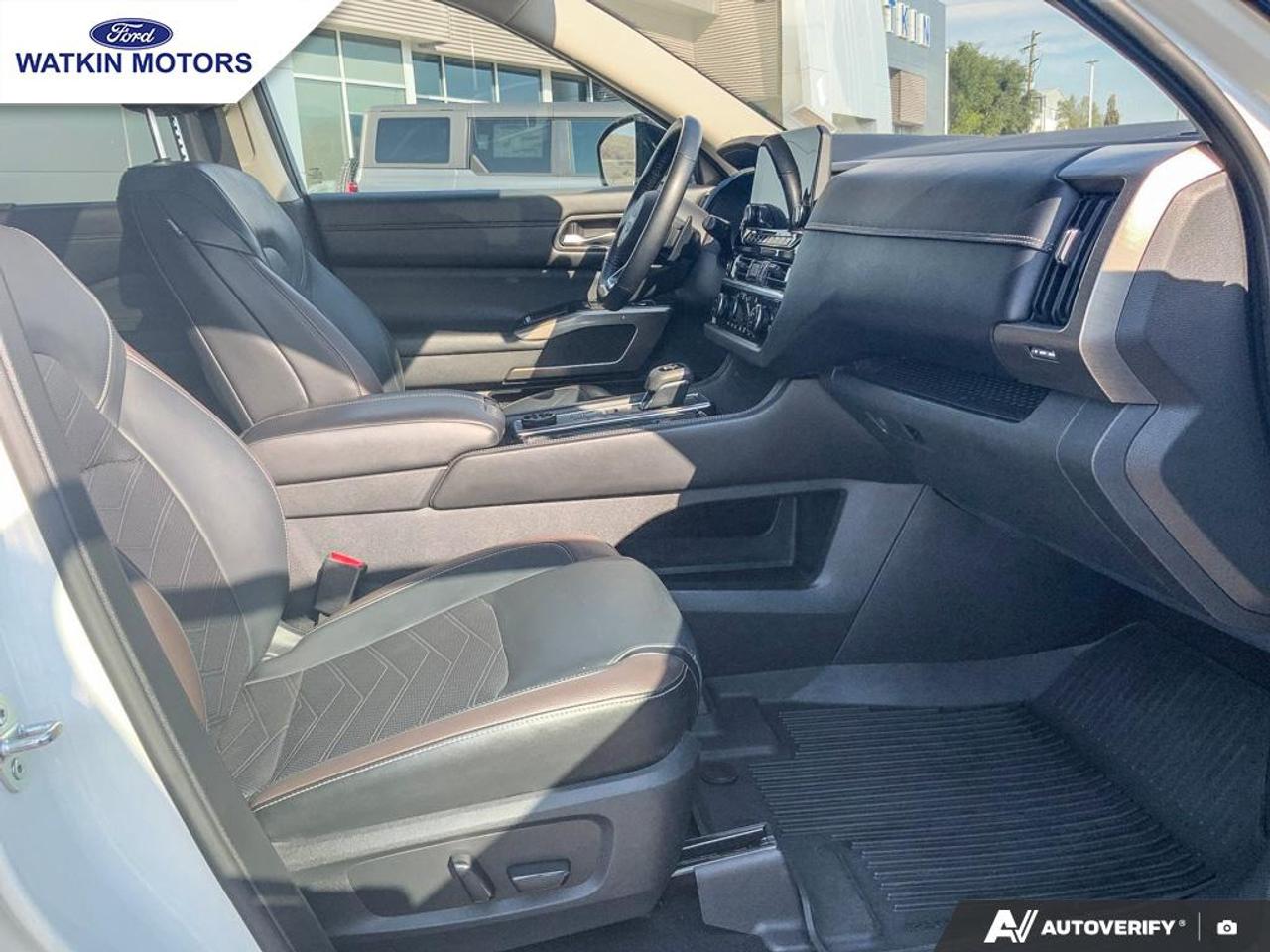 2022 Nissan Pathfinder Platinum Photo24
