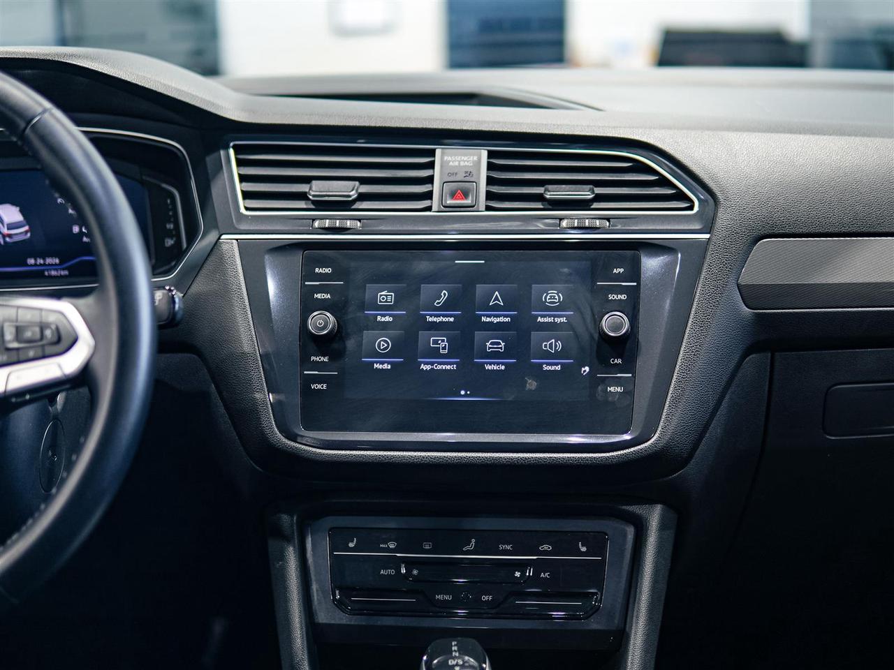 2023 Volkswagen Tiguan COMFORTLINE | AWD | VOLKS SERVICED | NO ACCIDENTS Photo