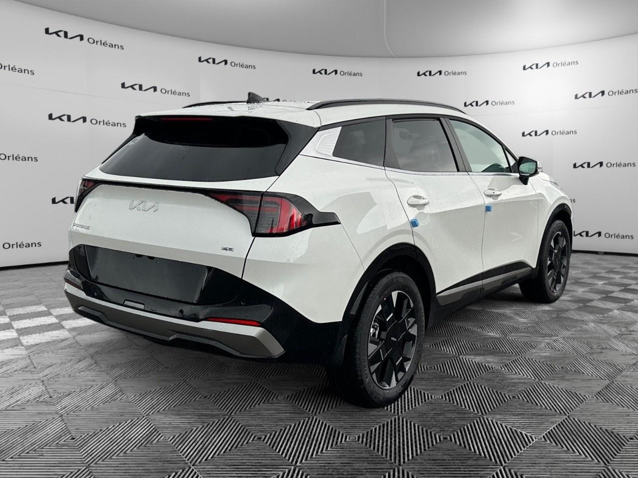 2026 Kia Sportage EX Premium AWD w/Black Interior Photo4