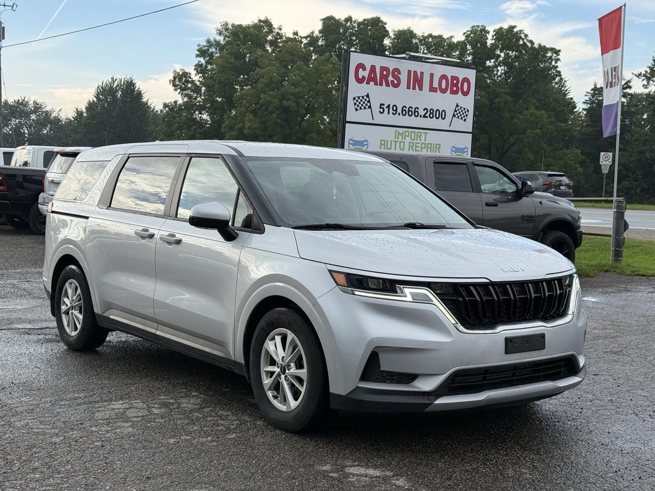 Silver 2022 Kia Carnival Minivan Front-Wheel Drive Automatic