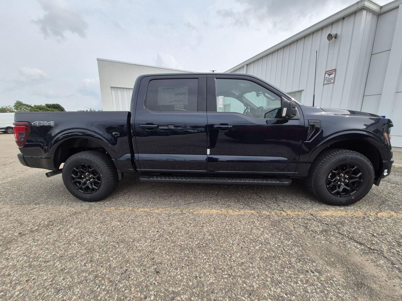 2026 Ford F-150 XLT 4WD SuperCrew 5.5' Box Photo3