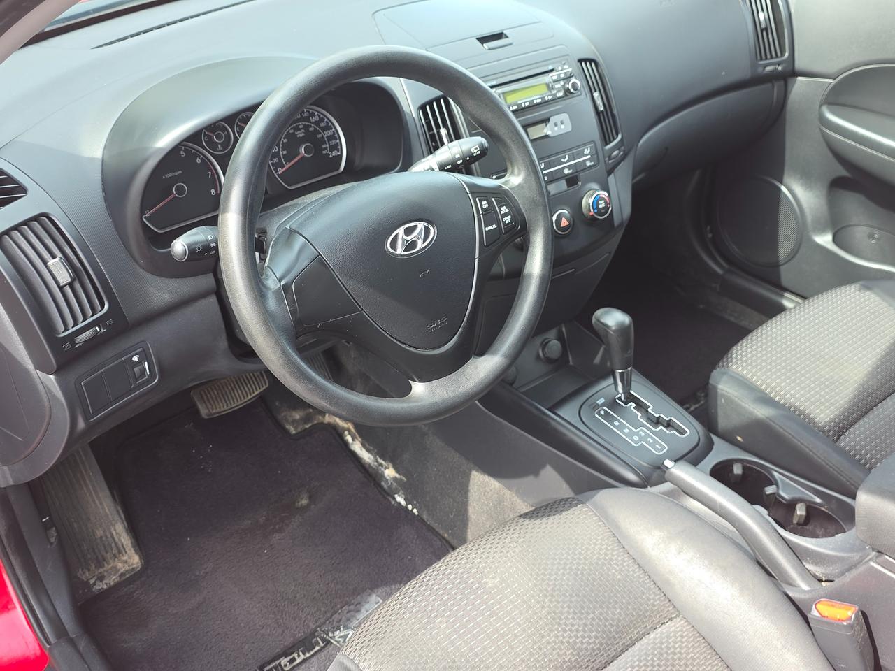 2011 Hyundai Elantra Touring GL *SPACIOUS AND FUEL EFFICIENT* Photo