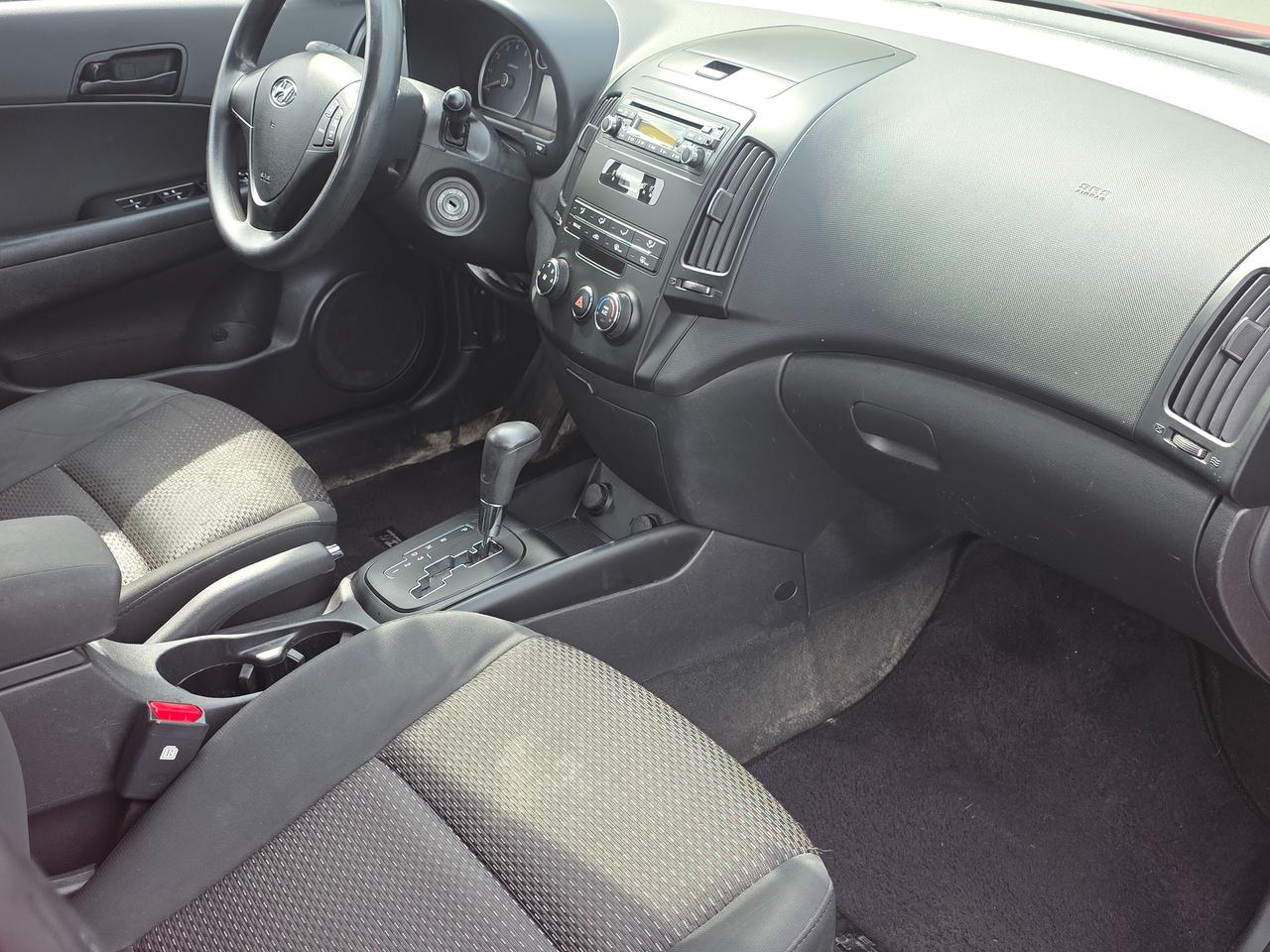 2011 Hyundai Elantra Touring GL *SPACIOUS AND FUEL EFFICIENT* Photo