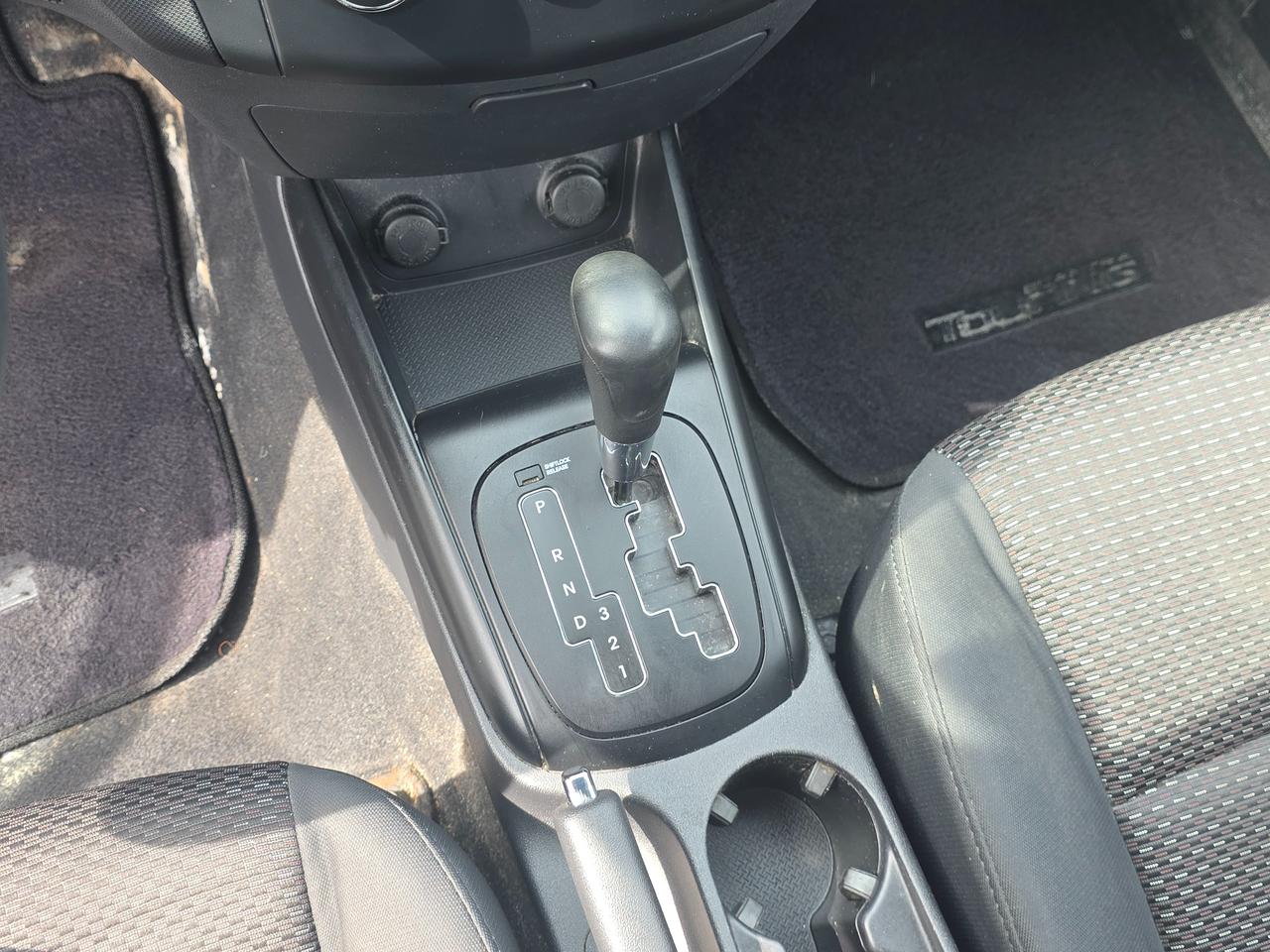 2011 Hyundai Elantra Touring GL *SPACIOUS AND FUEL EFFICIENT* Photo