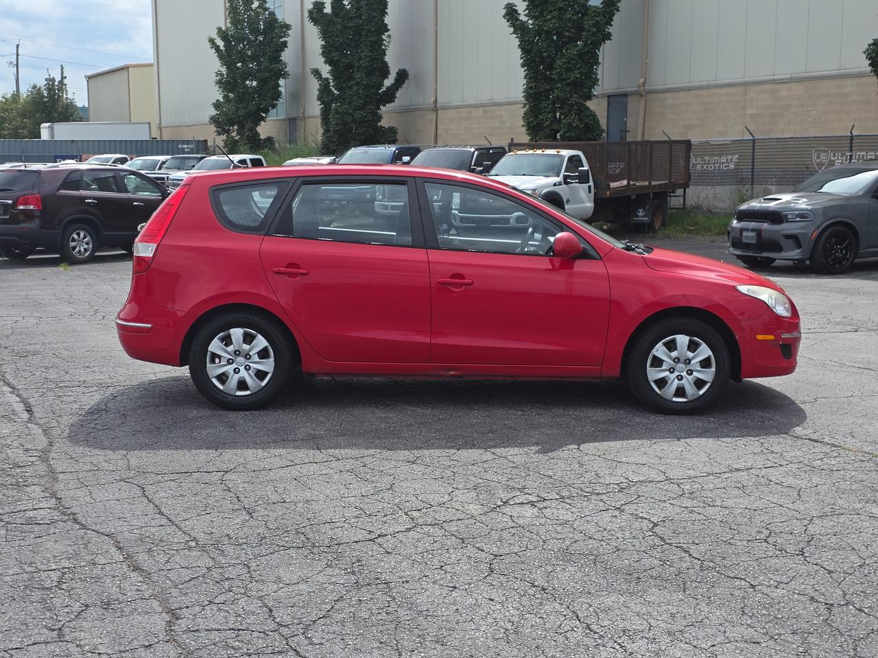2011 Hyundai Elantra Touring GL *SPACIOUS AND FUEL EFFICIENT* Photo3