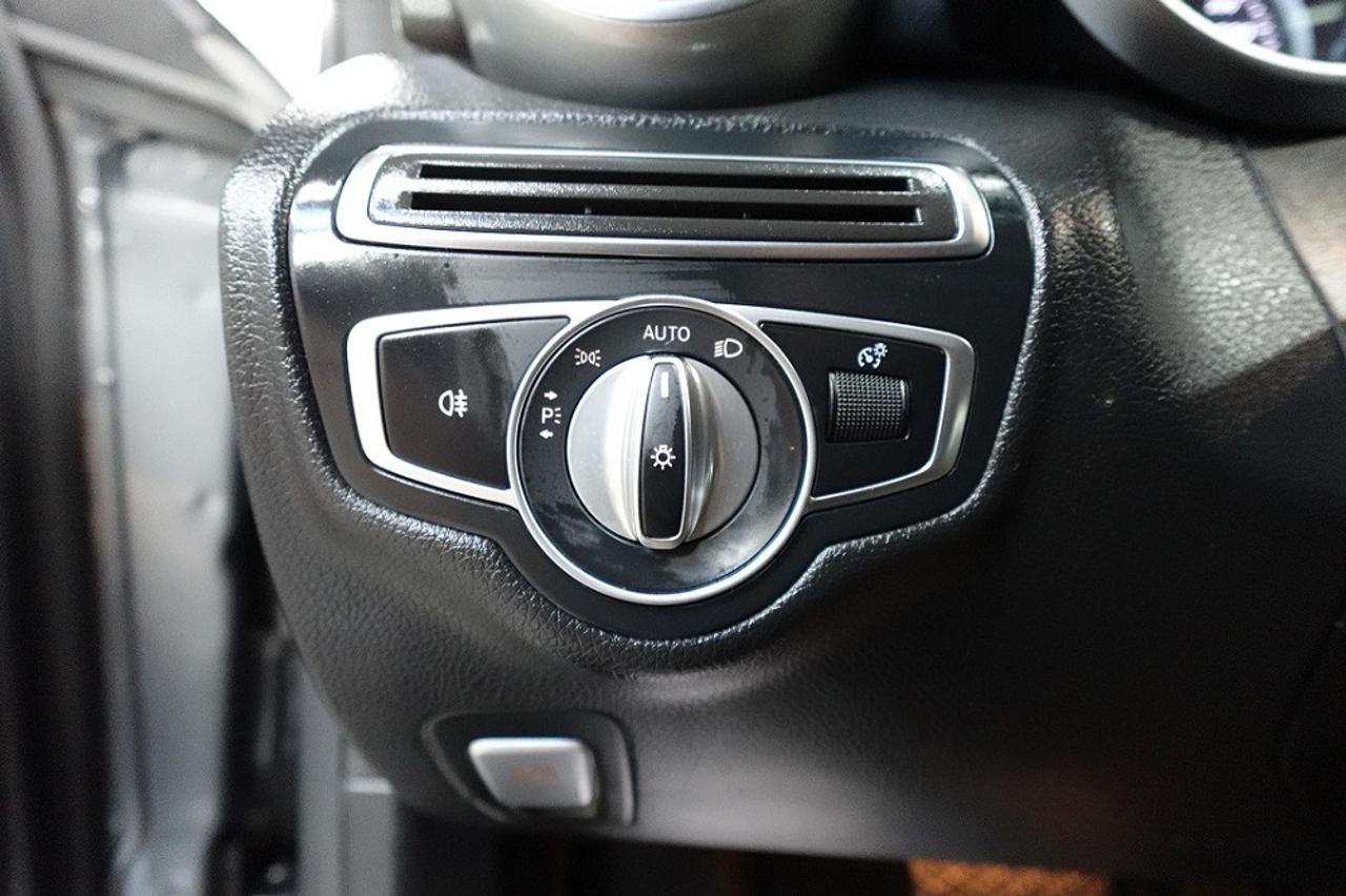 2018 Mercedes-Benz C-Class C 300, 4 MATIC.NO ACCIDENT. PANO ROOF,NAVI Photo