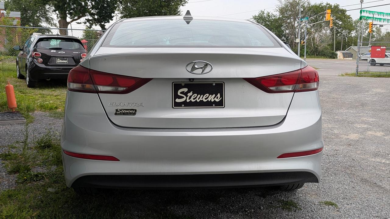 2018 Hyundai Elantra GL AUTO Photo3