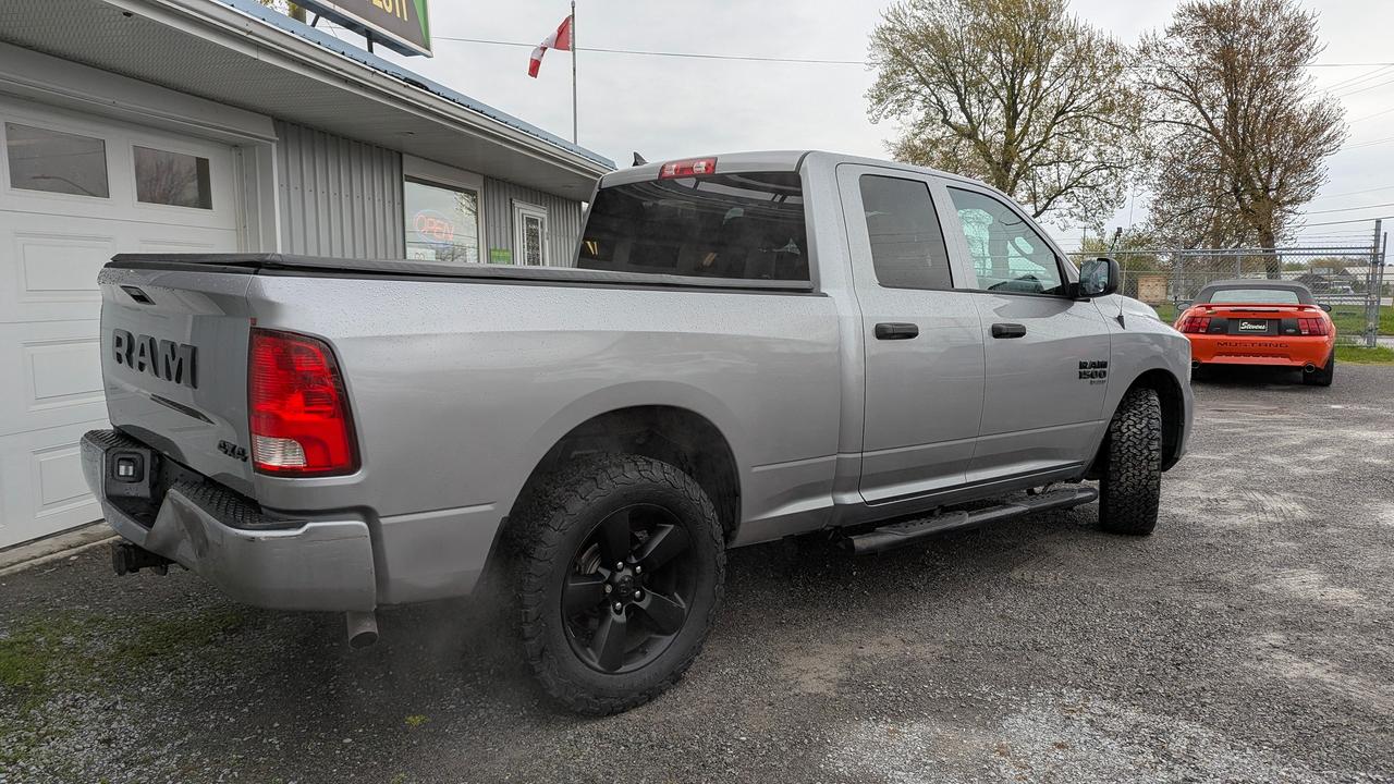 2019 RAM 1500 Classic EXPRESS Photo4