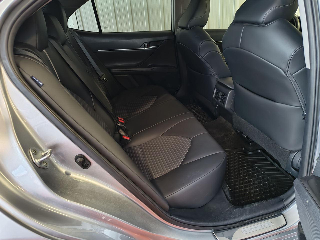 2024 Toyota Camry SE Photo0