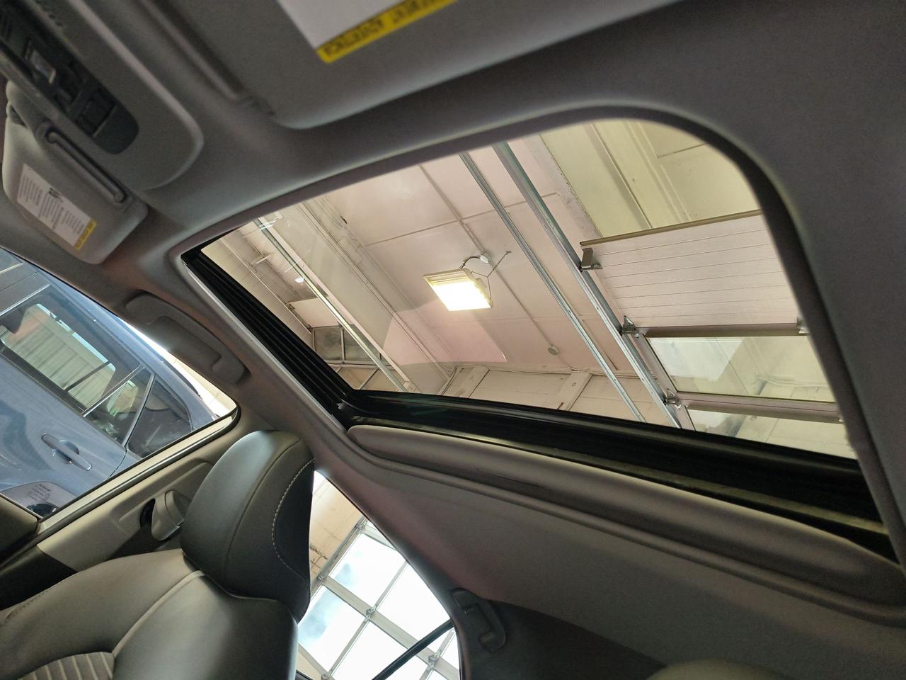 2024 Toyota Camry SE Photo