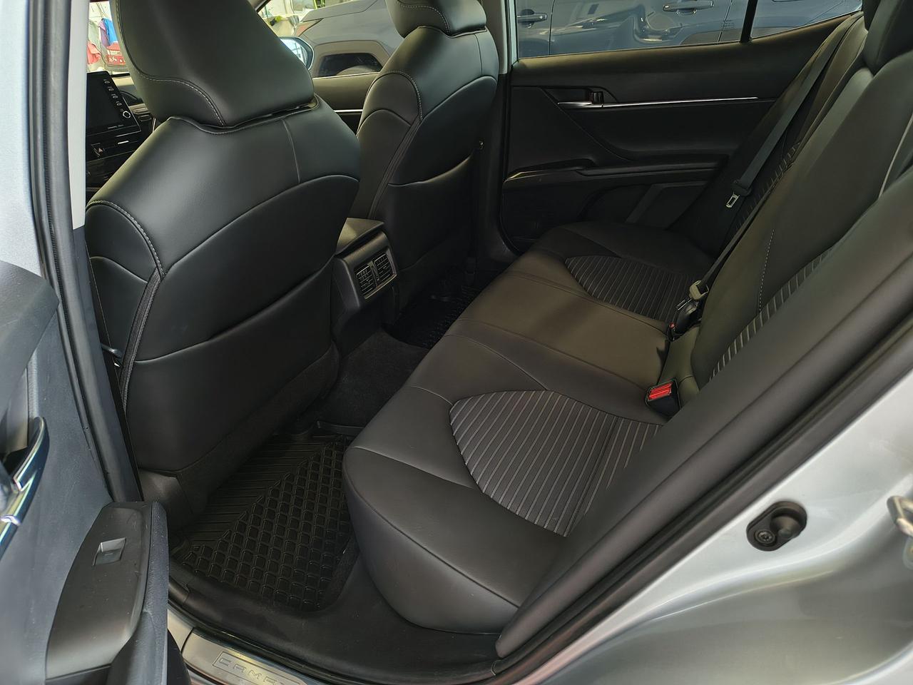 2024 Toyota Camry SE Photo0