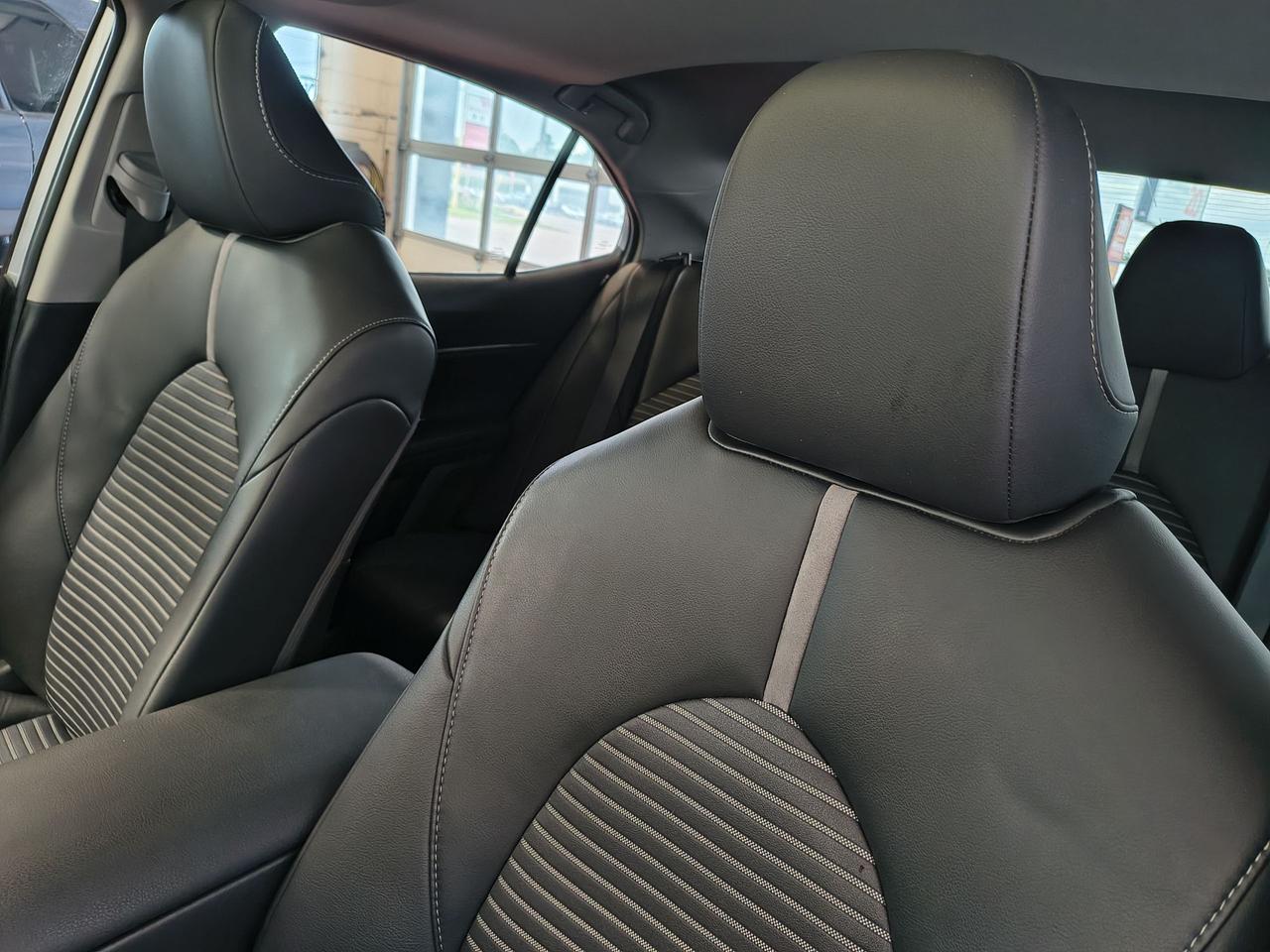 2024 Toyota Camry SE Photo0