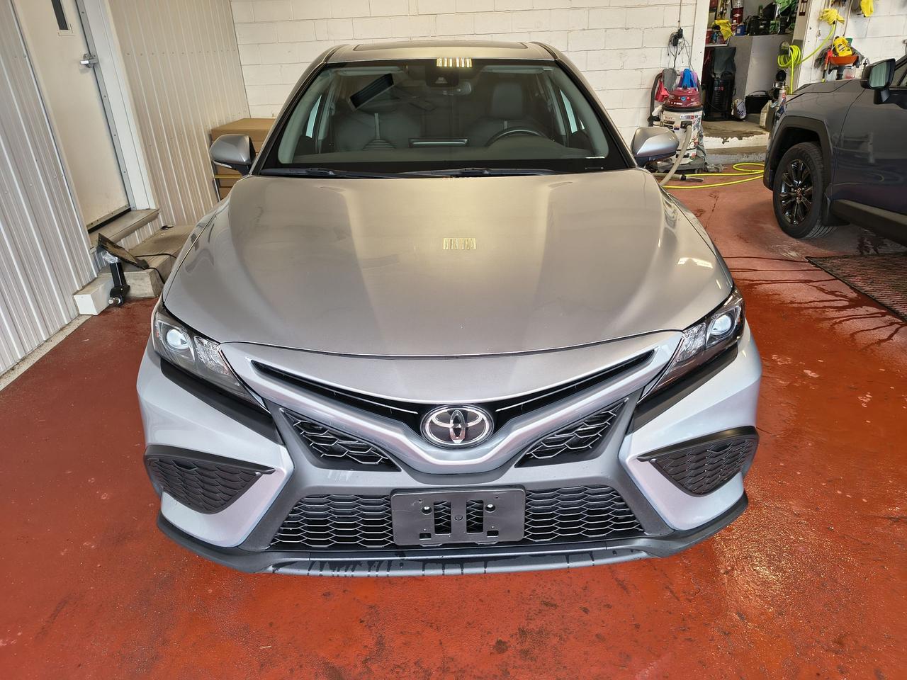 2024 Toyota Camry SE Photo