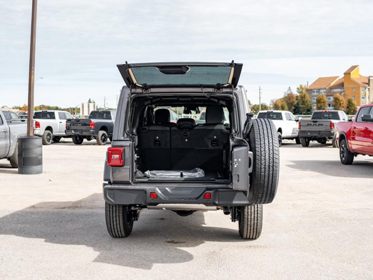 2027 Jeep Wrangler Sahara Photo