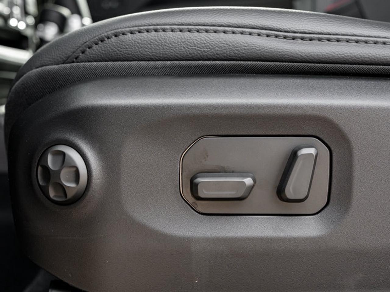 2027 Jeep Wrangler Sahara Photo