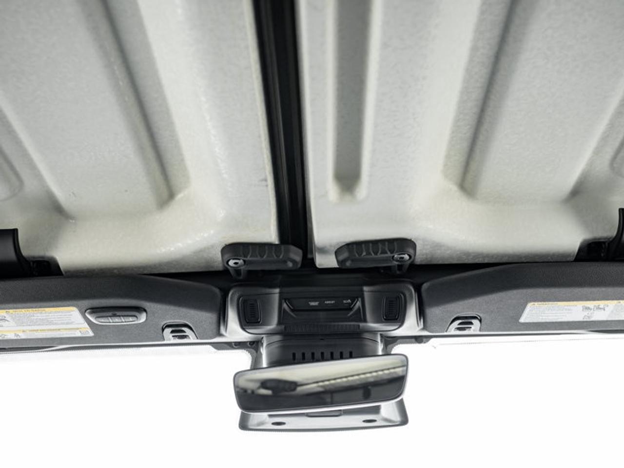 2027 Jeep Wrangler Sahara Photo