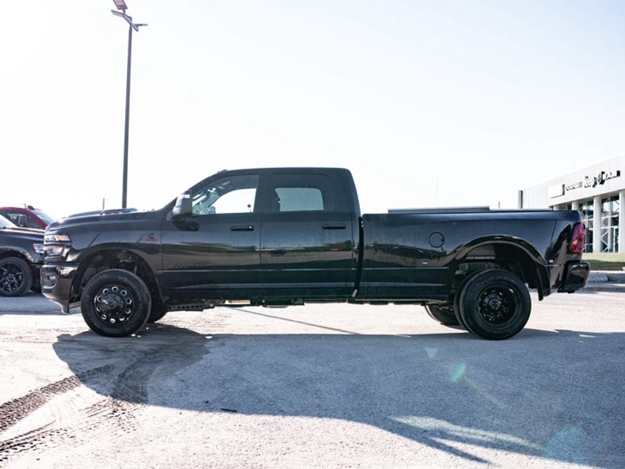 2027 RAM 3500 Big Horn Photo