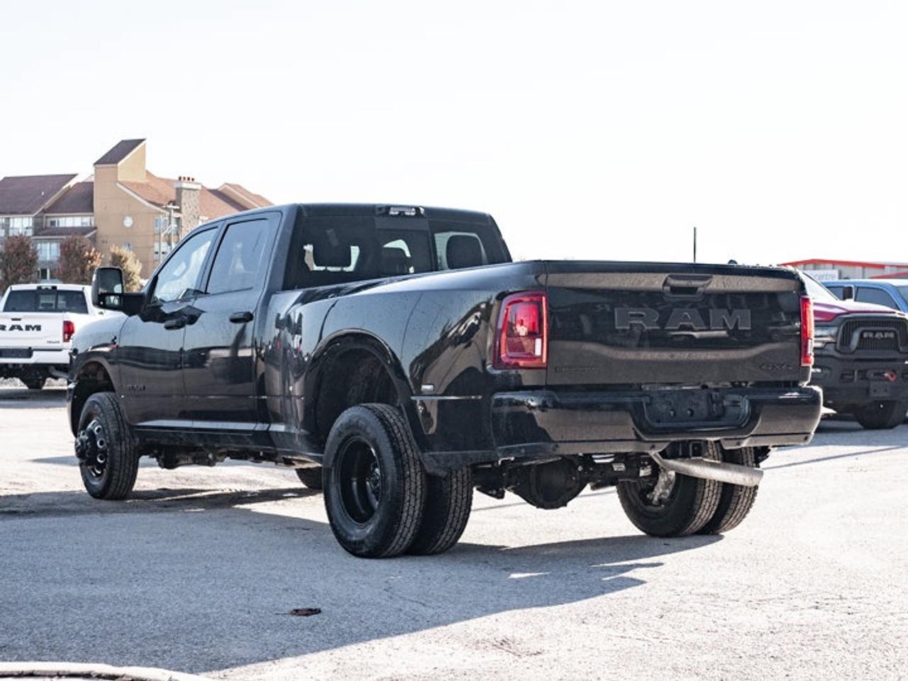 2027 RAM 3500 Big Horn Photo