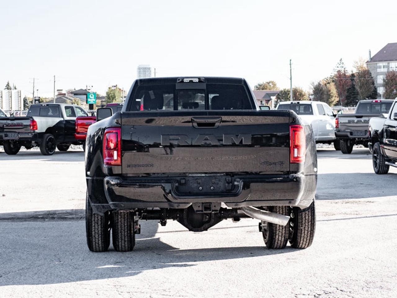 2027 RAM 3500 Big Horn Photo