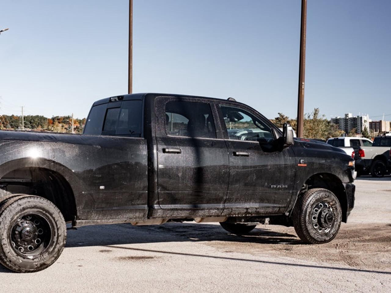 2027 RAM 3500 Big Horn Photo