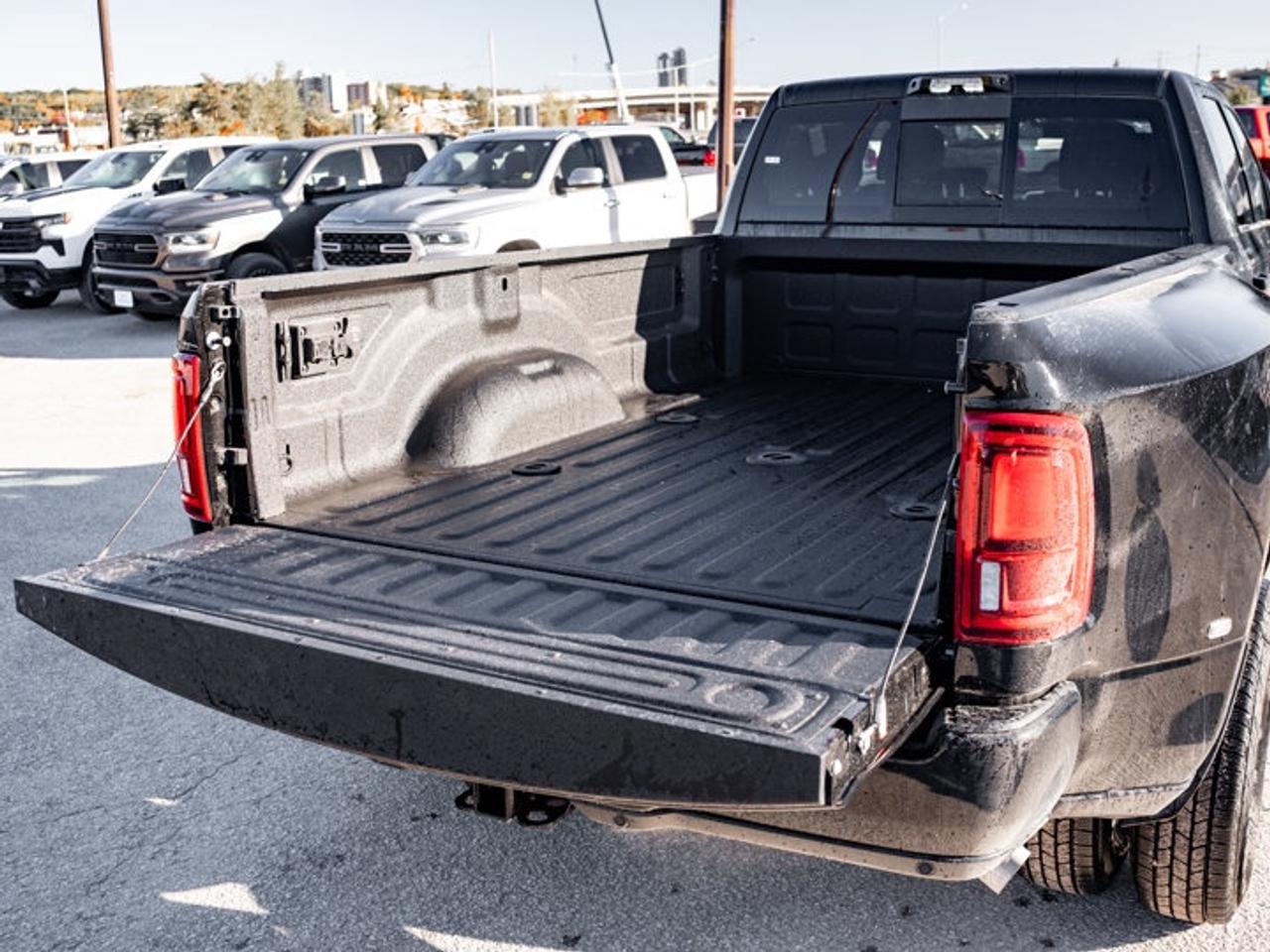 2027 RAM 3500 Big Horn Photo