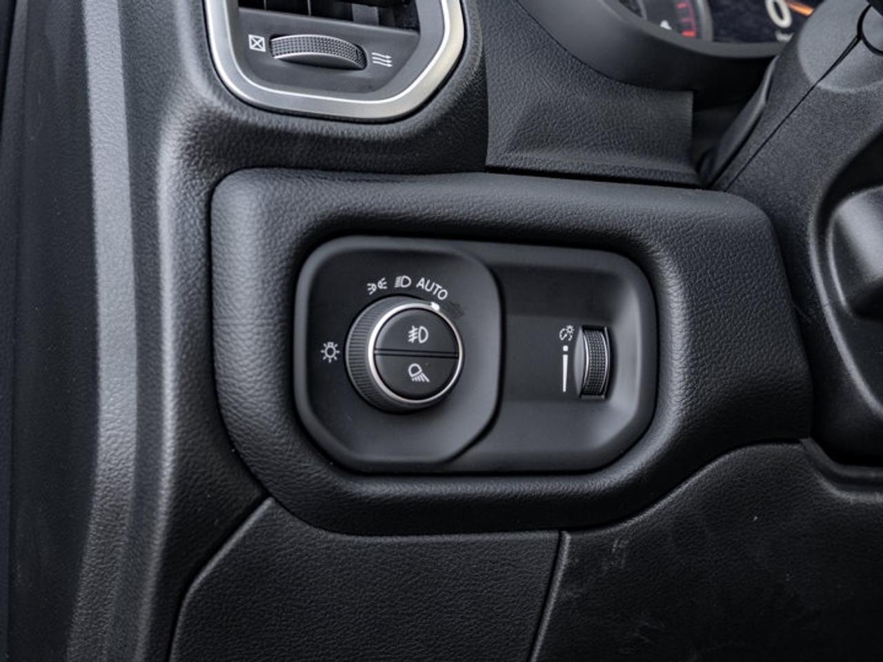 2027 RAM 3500 Big Horn Photo
