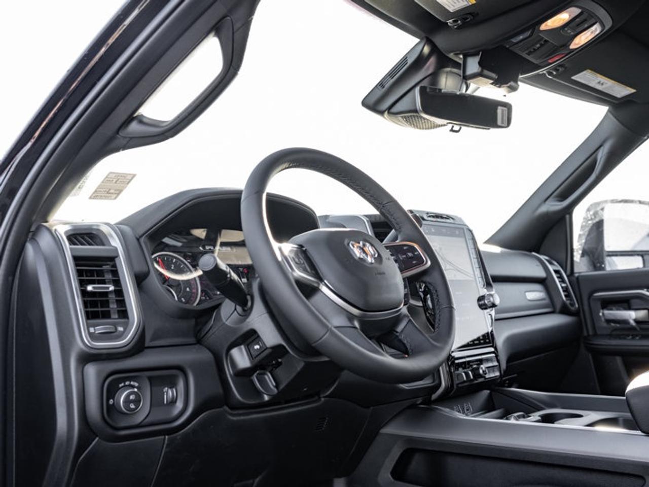 2027 RAM 3500 Big Horn Photo