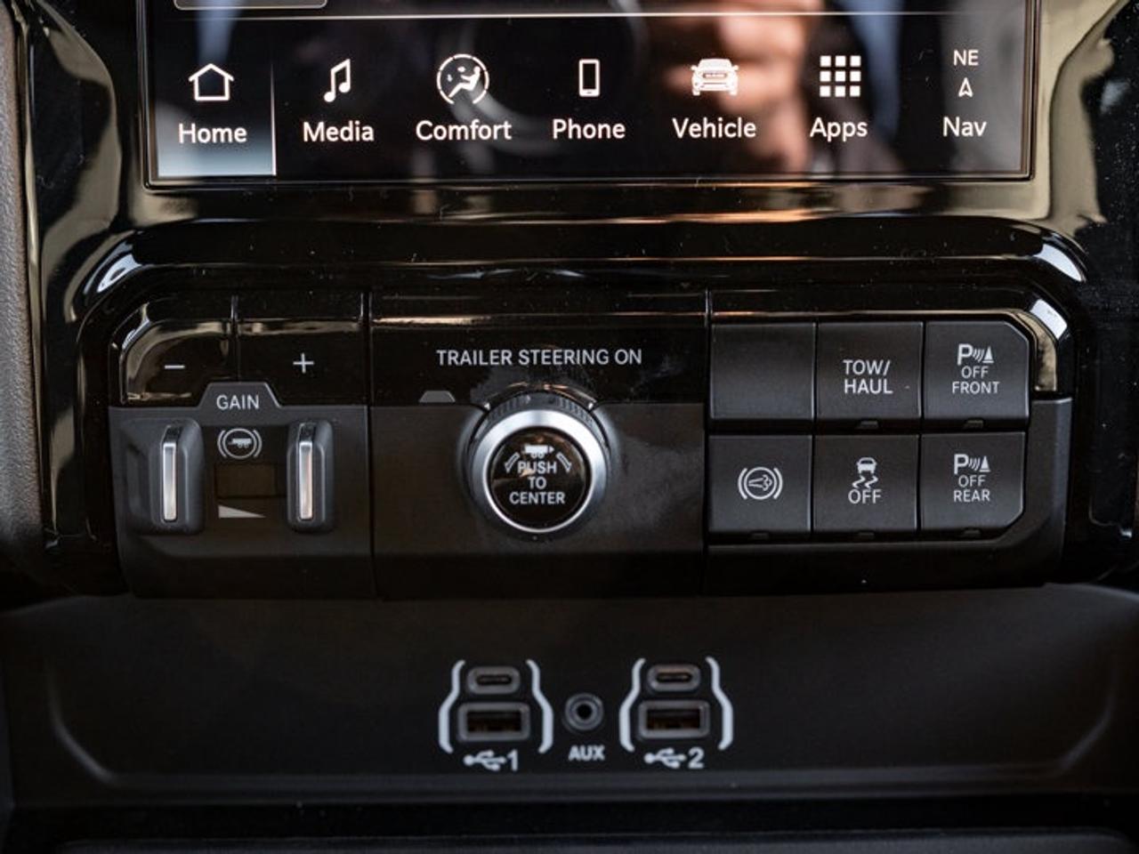 2027 RAM 3500 Big Horn Photo