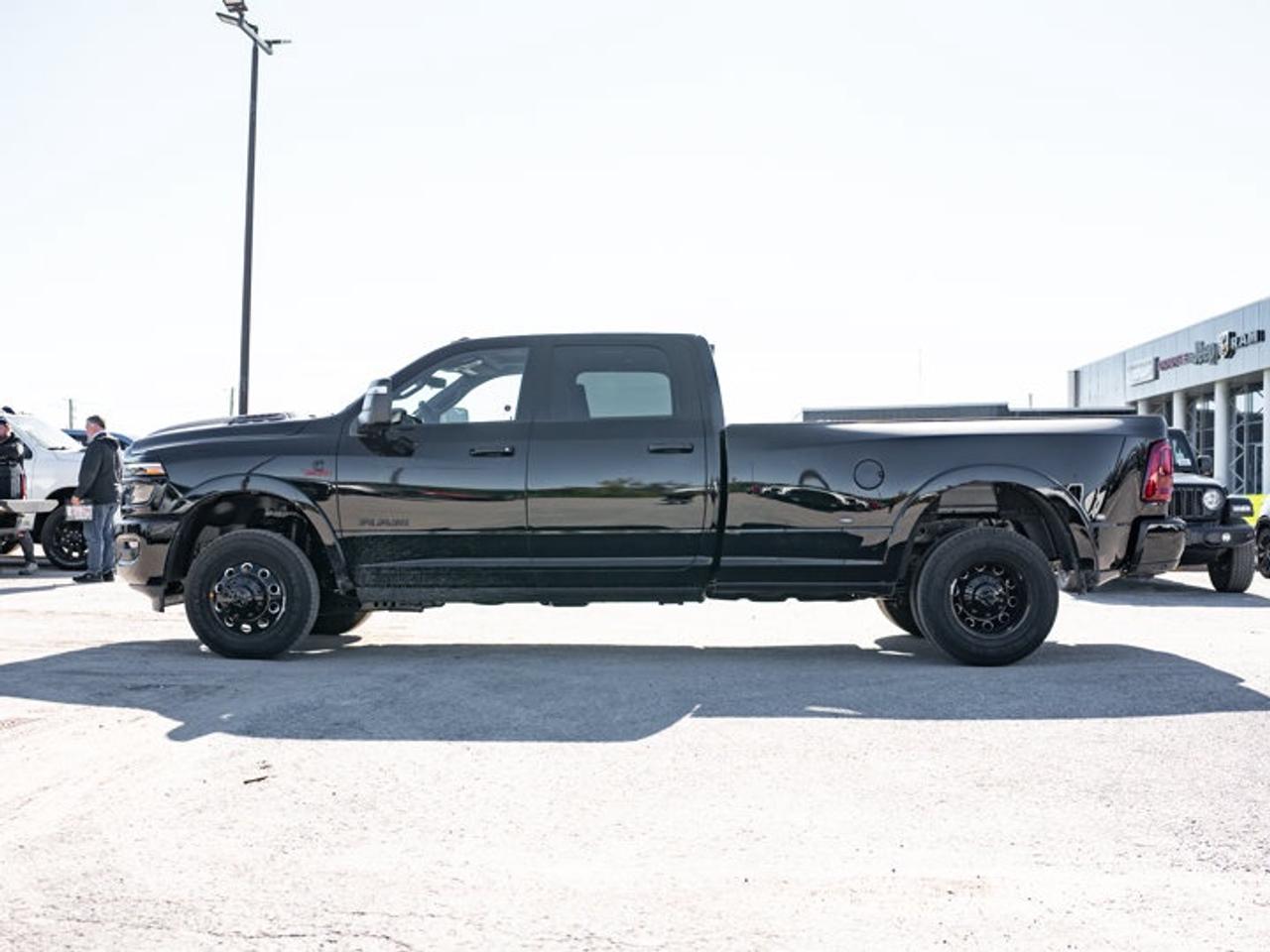2027 RAM 3500 Limited Photo