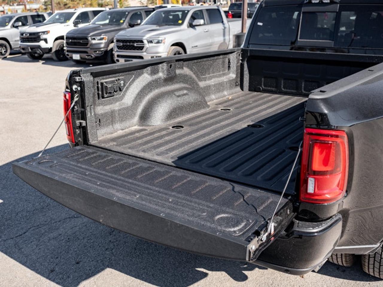 2027 RAM 3500 Limited Photo