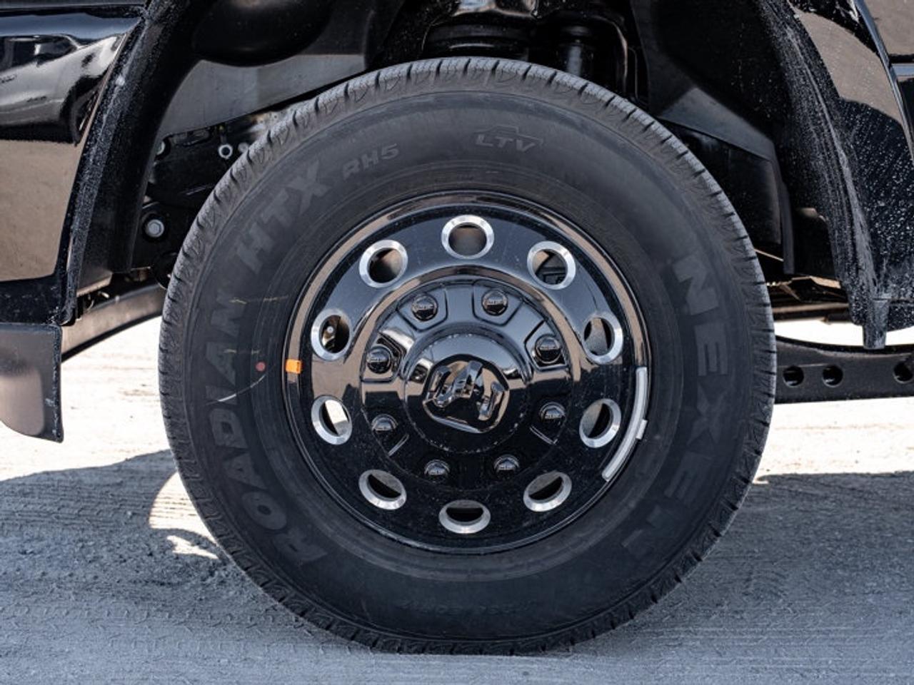 2027 RAM 3500 Limited Photo