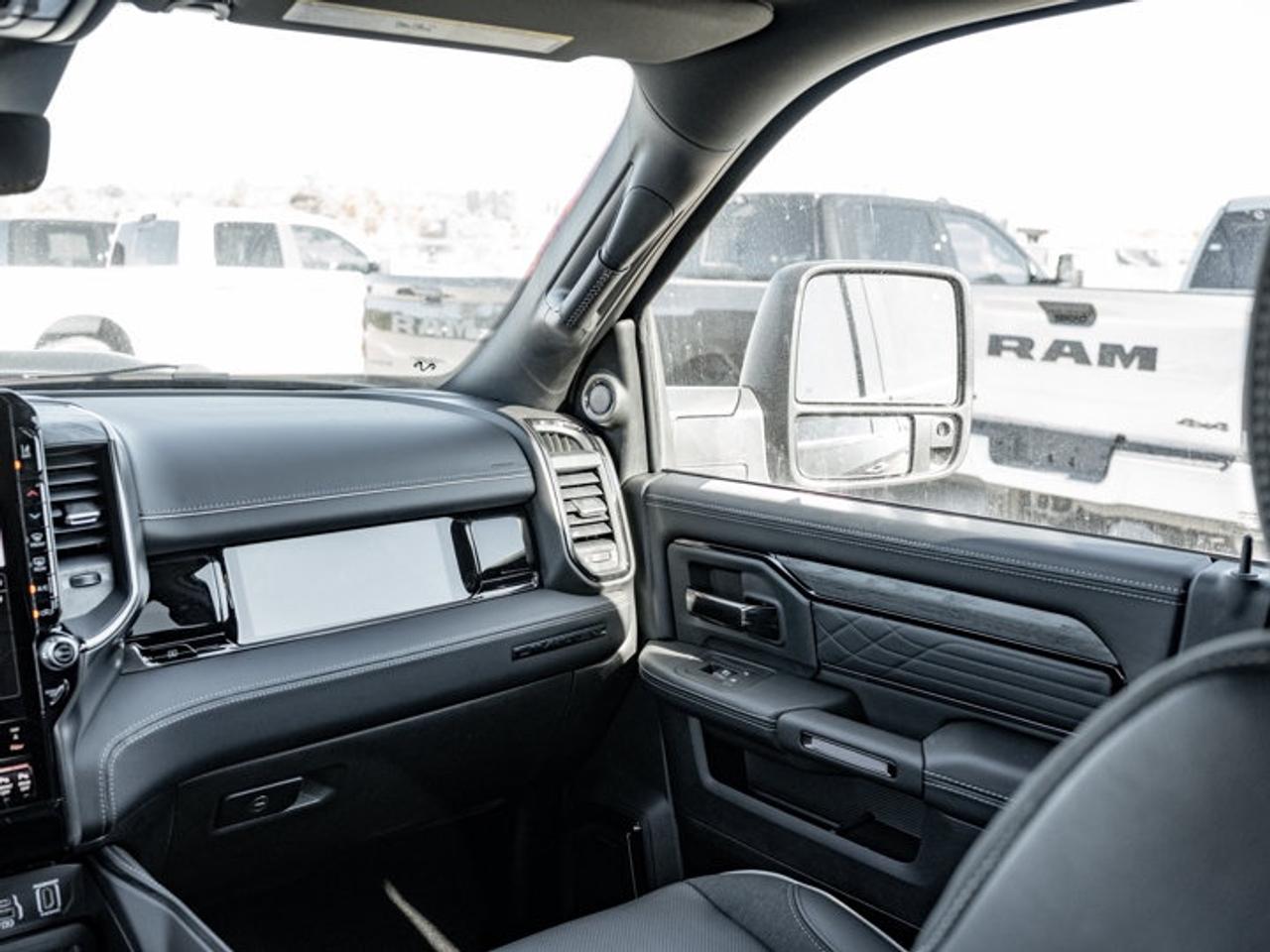 2027 RAM 3500 Limited Photo