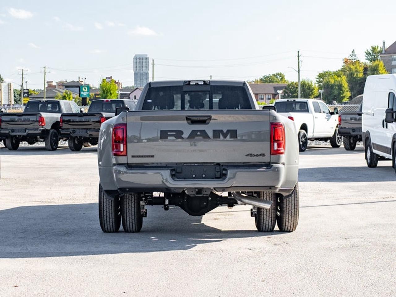 2027 RAM 3500 Big Horn Photo