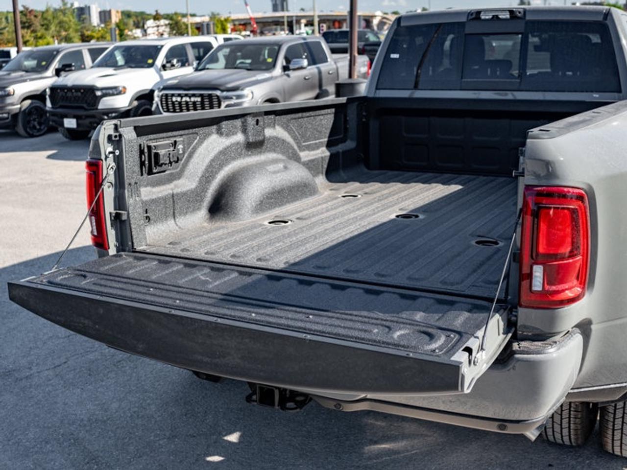 2027 RAM 3500 Big Horn Photo