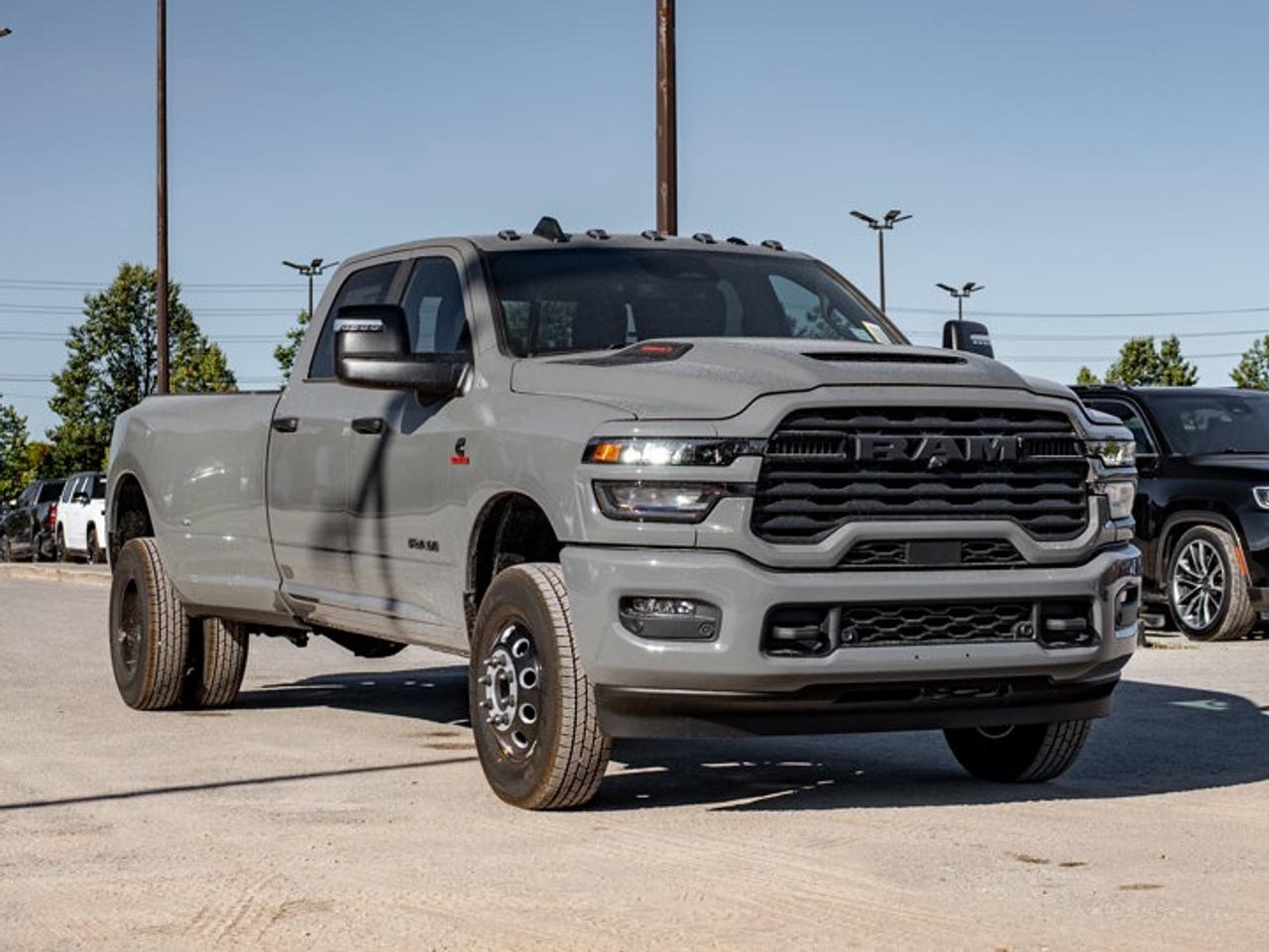 2027 RAM 3500 Big Horn Photo