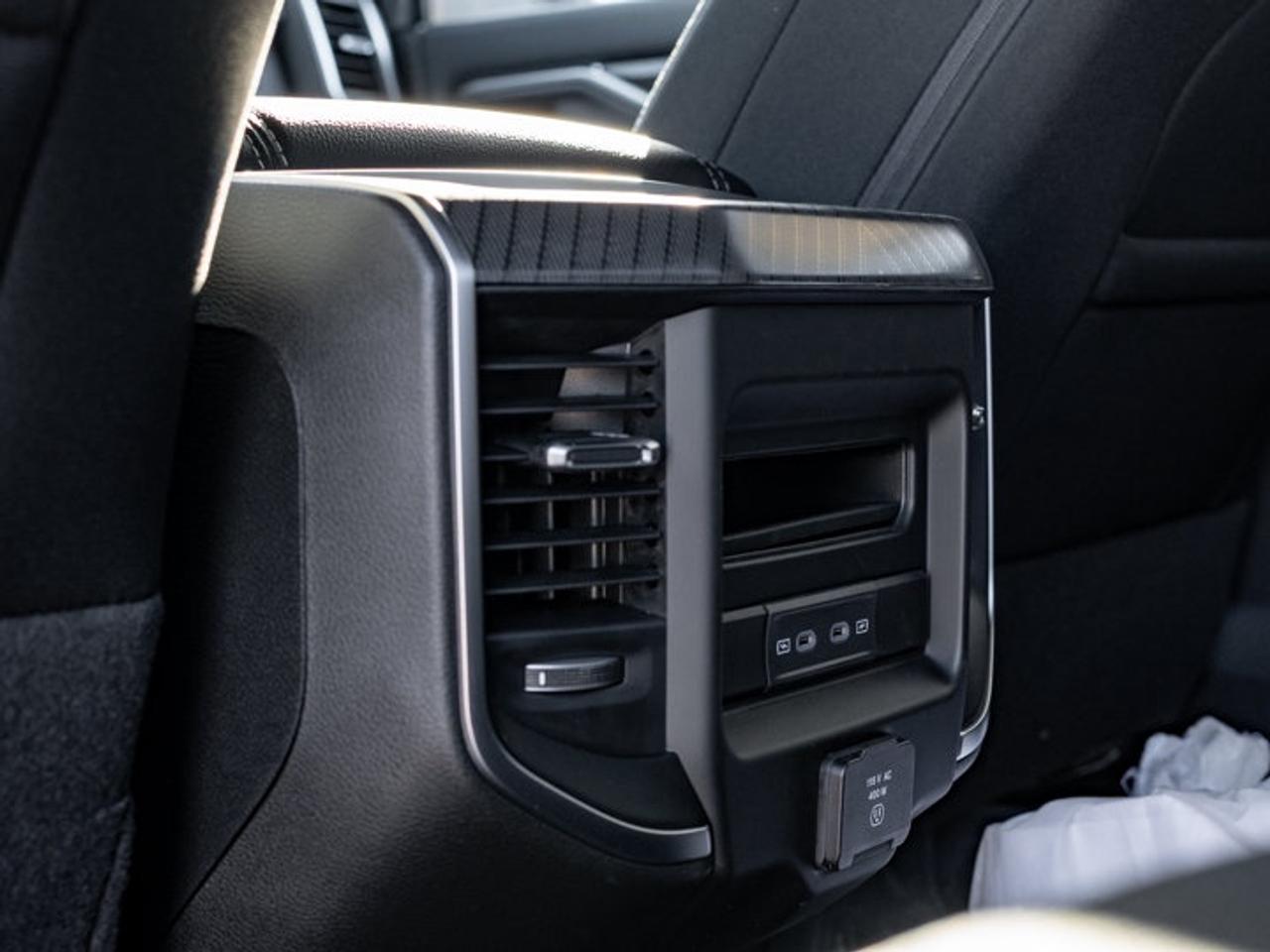 2027 RAM 3500 Big Horn Photo