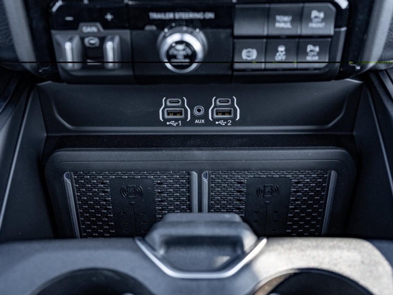 2027 RAM 3500 Big Horn Photo