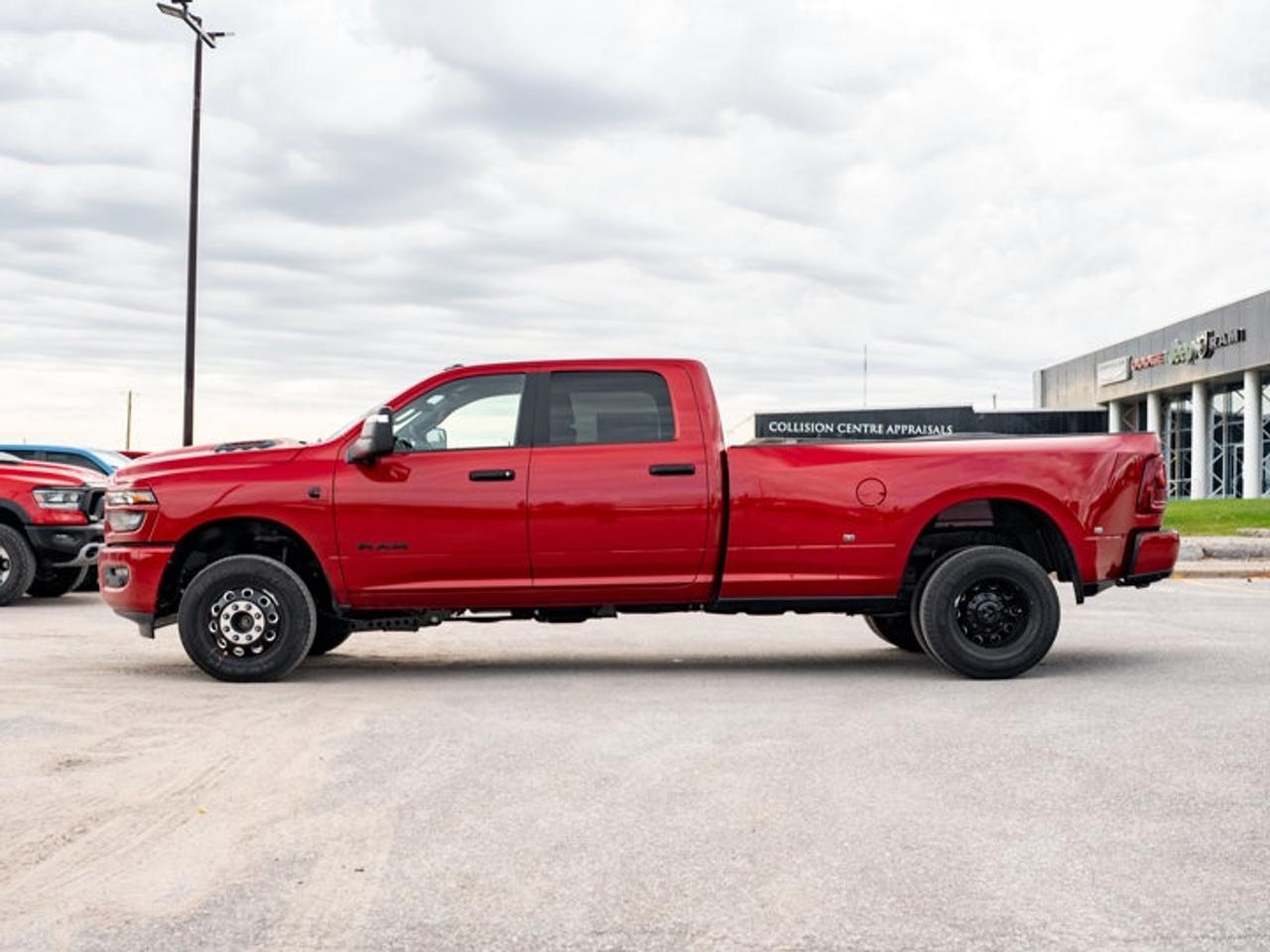 2027 RAM 3500 Big Horn Photo