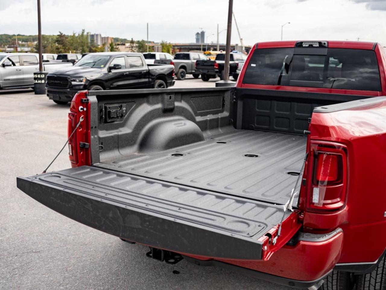 2027 RAM 3500 Big Horn Photo