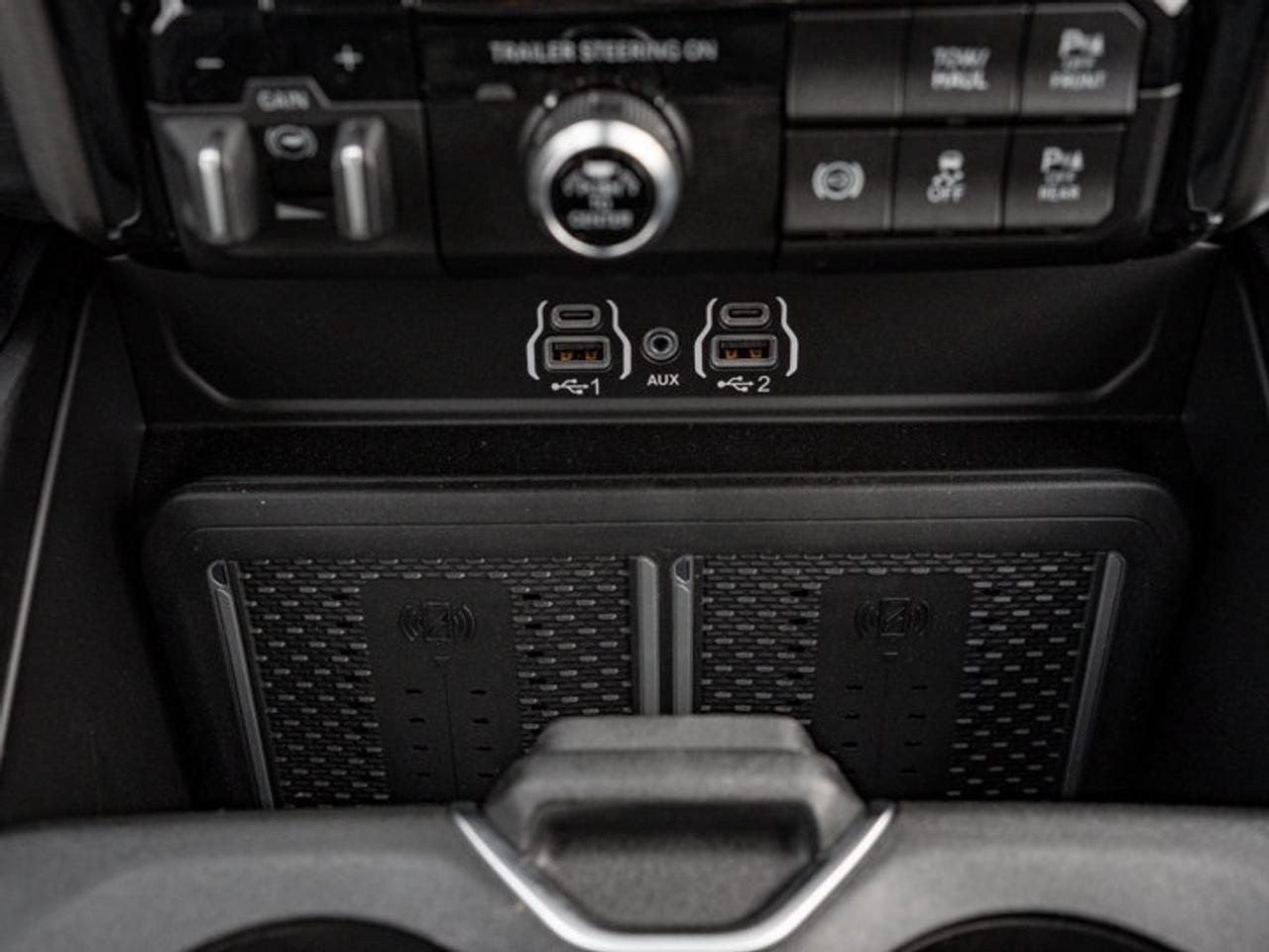 2027 RAM 3500 Big Horn Photo