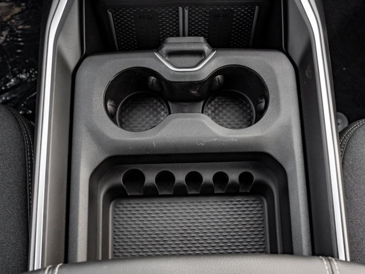 2027 RAM 3500 Big Horn Photo