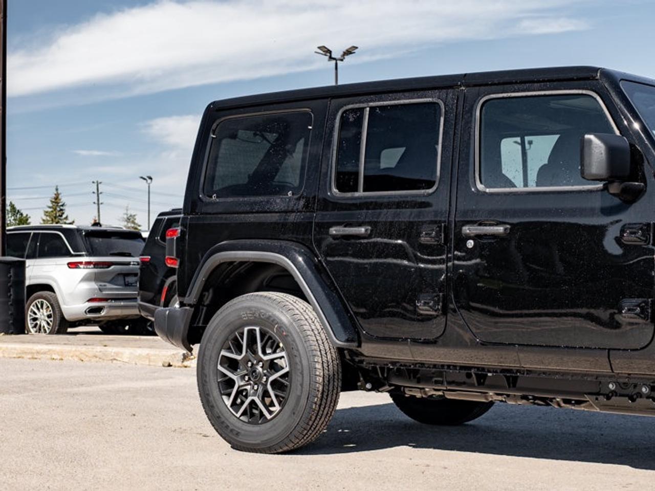 2027 Jeep Wrangler Sahara Photo