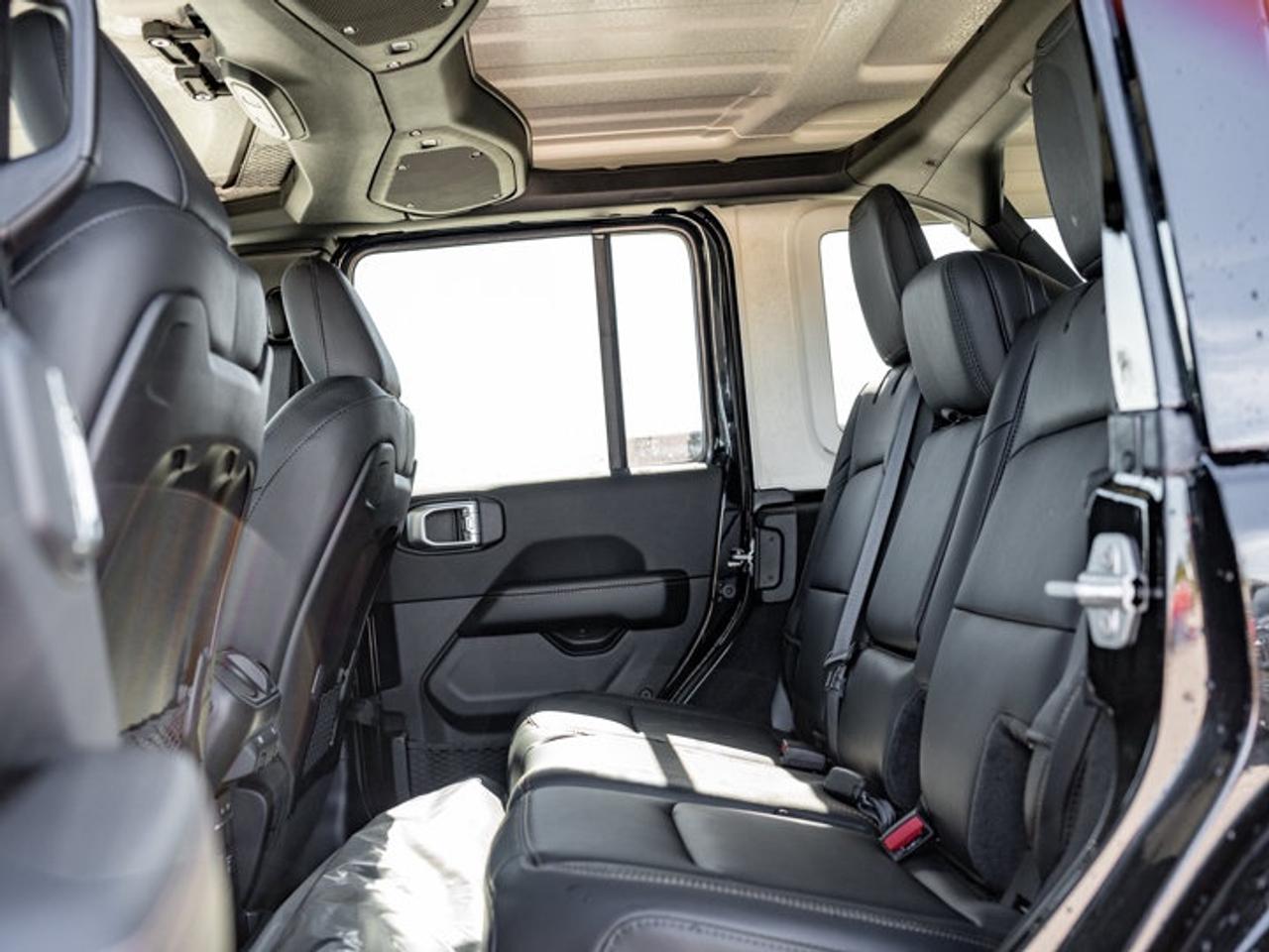 2027 Jeep Wrangler Sahara Photo